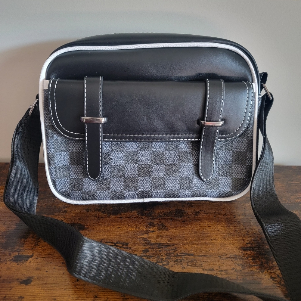 🔴65 Sale!! Stylish Black Checkered Messenger Crossbody Bag Unisex
